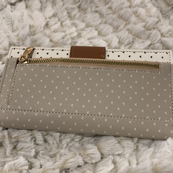 NEW White/Beige Heart Patterned Wallet - Picture 2 of 8